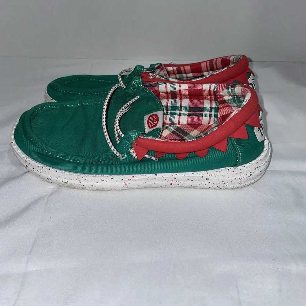 Hey Dude‎ Juinior Size J4 Big Kids Wally Holiday Elf Green and Red Shoes